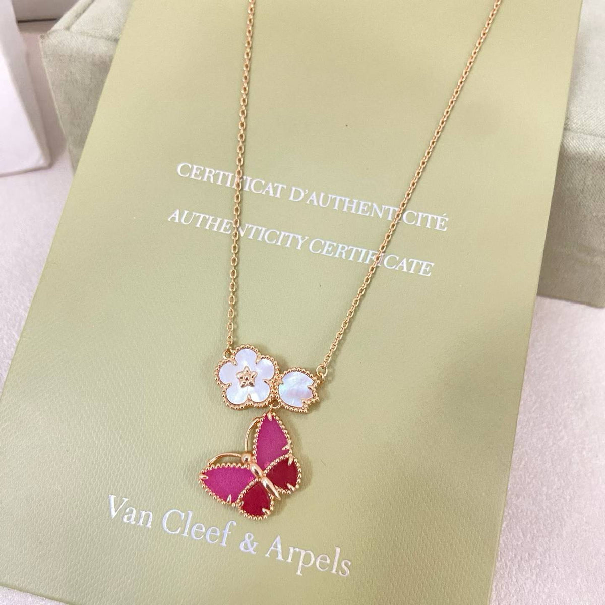 [Resenly Jewelry]ROSE QUARTZ THREE‑IN‑ONE BUTTERFLY NECKLACE