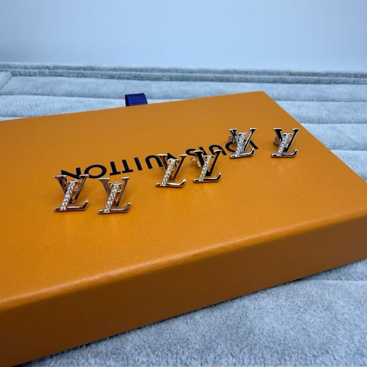 [Resenly Jewelry]LETTER STUDS WITH STONES