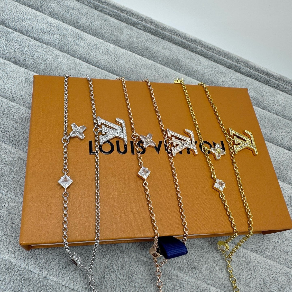 [Resenly Jewelry]FULL DIAMOND LETTER NECKLACE