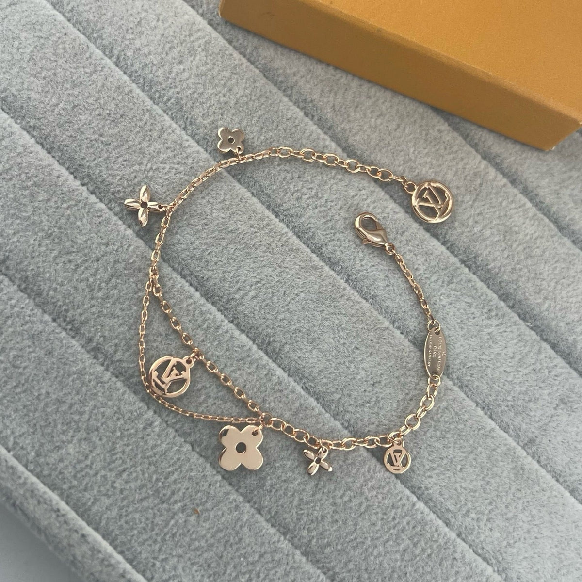 [Resenly Jewelry]SMOOTH MULTI FLOWER BRACELET