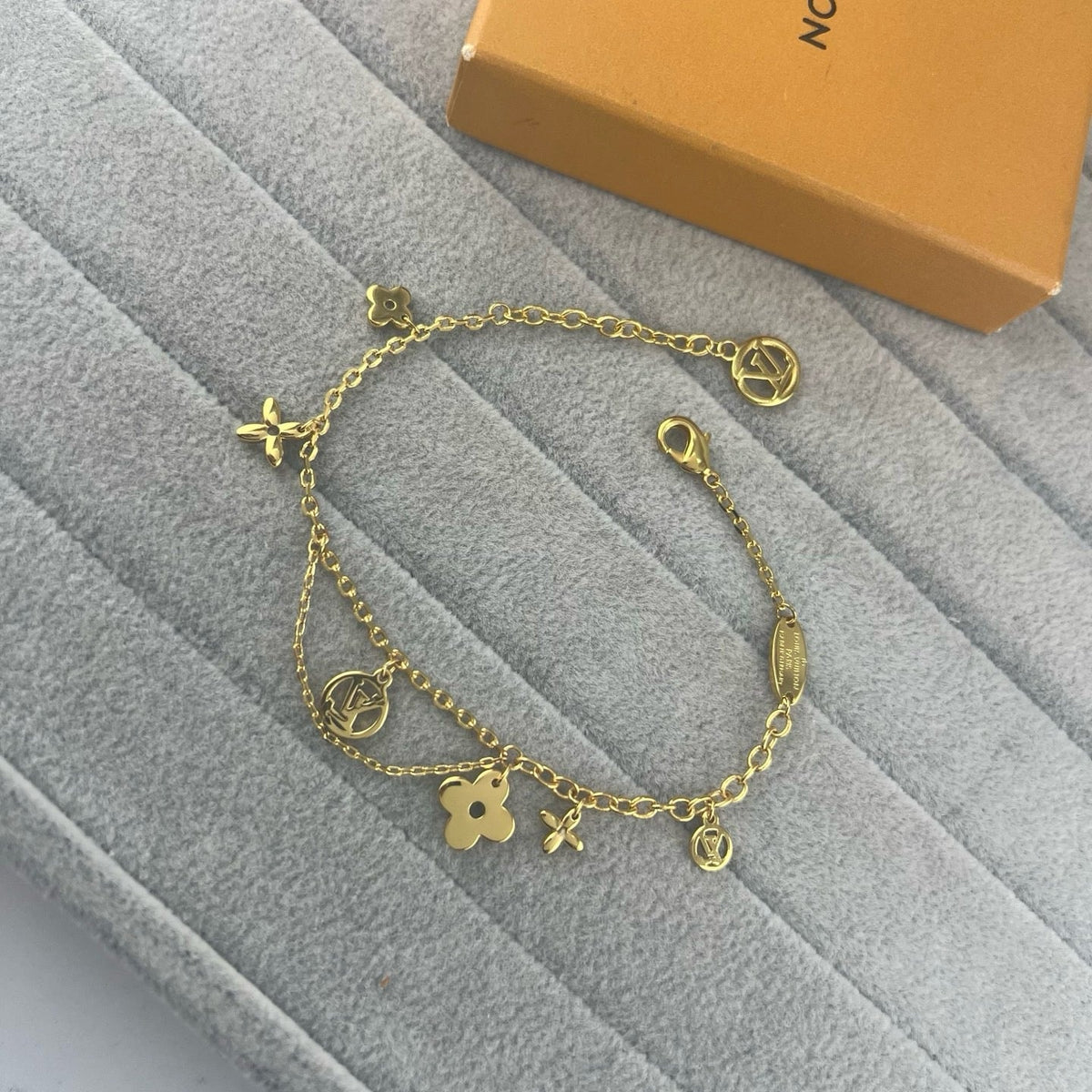 [Resenly Jewelry]SMOOTH MULTI FLOWER BRACELET