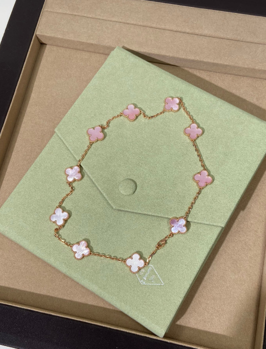 [Resenly Jewelry Jewellery] Pink Necklace with Ten Clover Designs