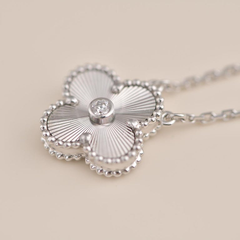 [Resenly Jewelry]CLOVER  15MM DIAMOND LASER NECKLACE SILVER