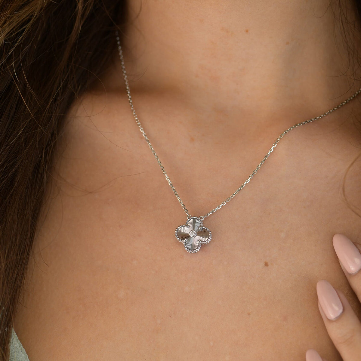 [Resenly Jewelry]CLOVER  15MM DIAMOND LASER NECKLACE SILVER