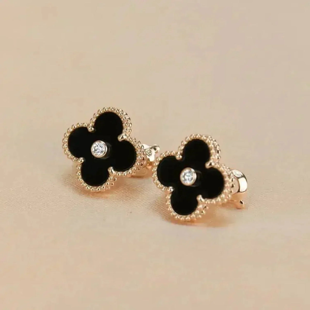 [Resenly Jewelry]CLOVER MEDIUM 1 MOTIFS ONYX DIAMOND EARRINGS