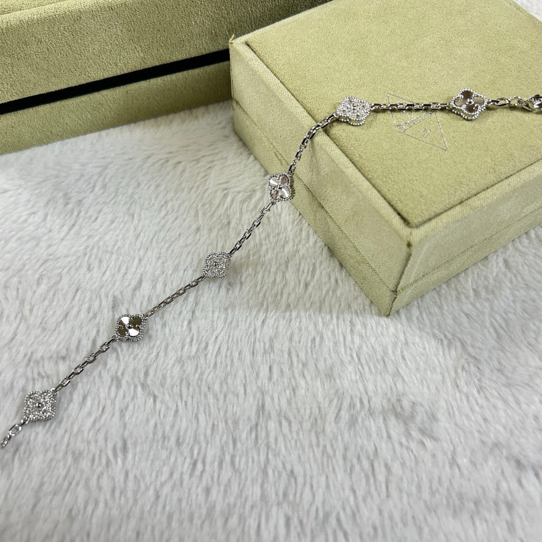 [Resenly Jewelry]CLOVER 6 MOTIF DIAMOND LASER BRACELET