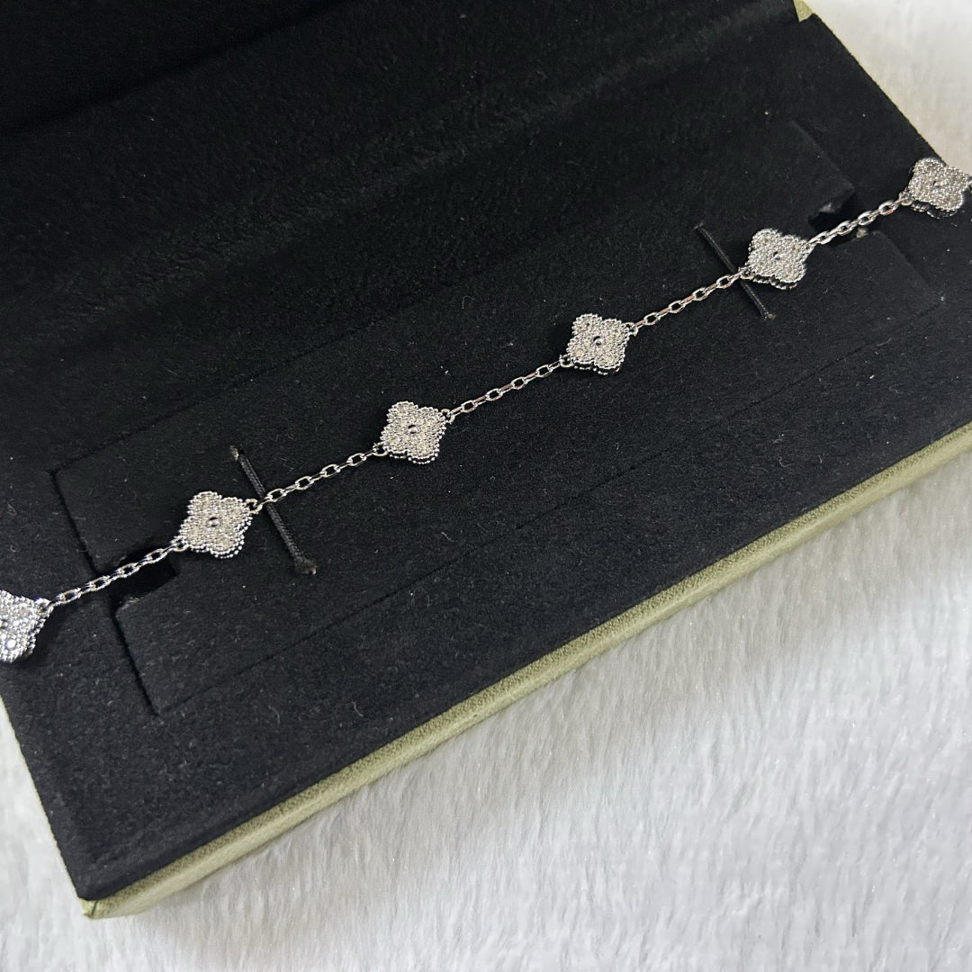 [Resenly Jewelry]CLOVER 6 MOTIF DIAMOND BRACELET