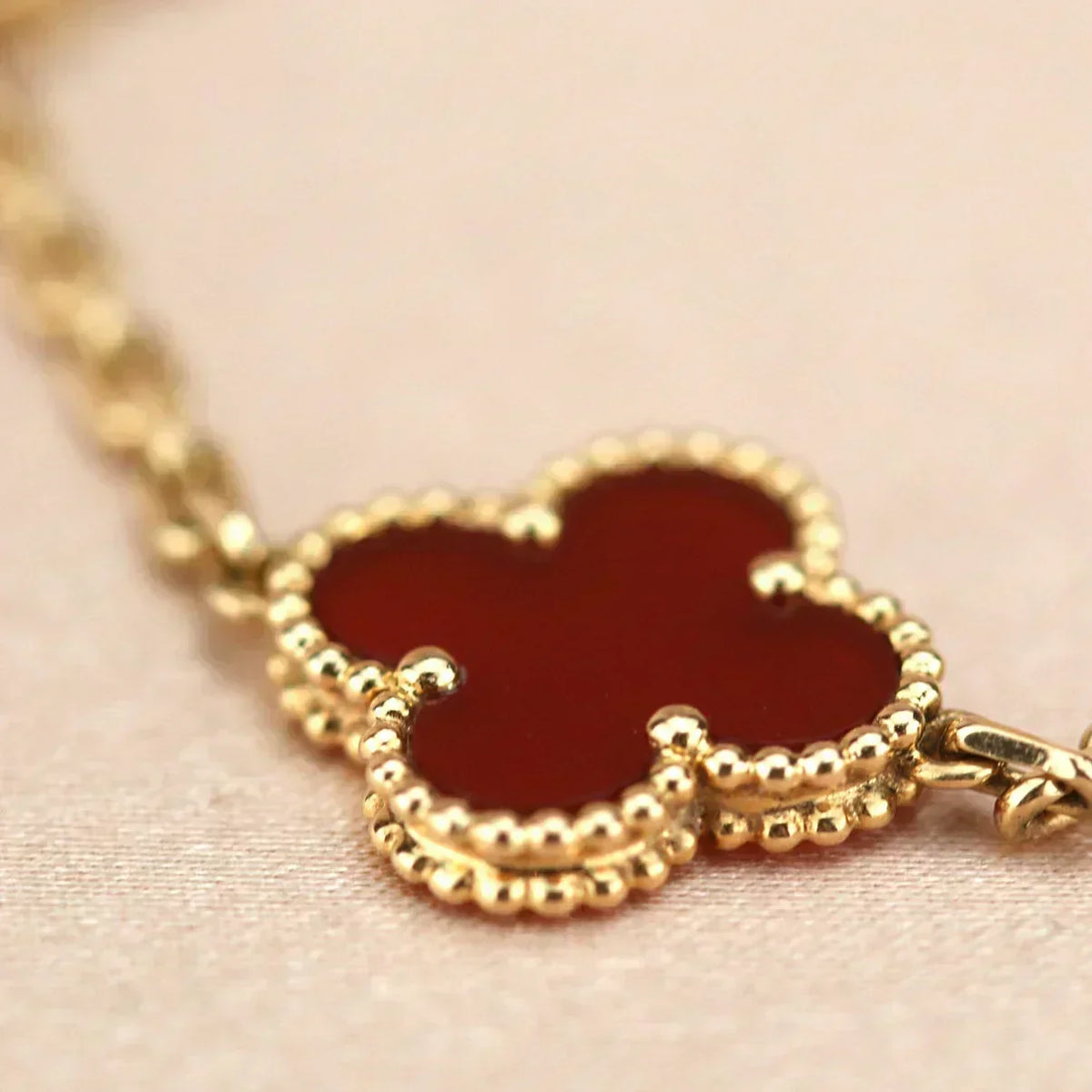 [Resenly Jewelry] CLOVER 5 MOTIF RED CORNELIAN BRACELET COLLECTION