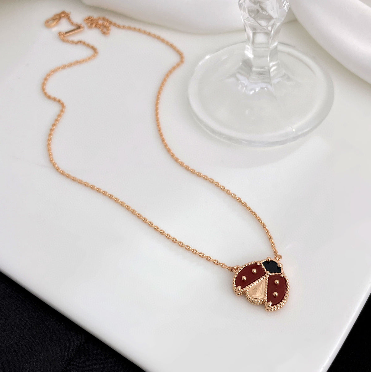 [Resenly Jewelry]LUCKY  CARNELIANS LADYBUG NECKLACE
