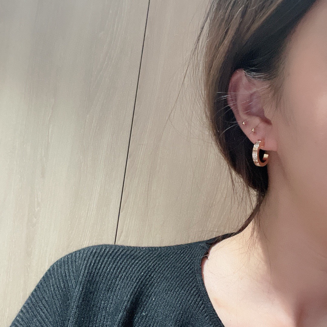 [Resenly Jewelry]LOVE 5.5MM DIAMOND PAVED EARRINGS