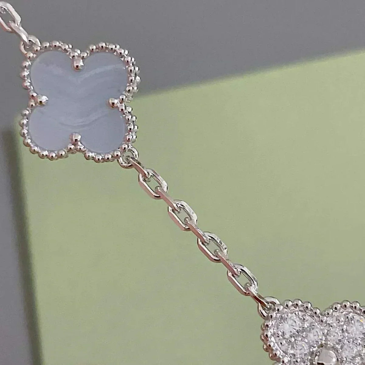 [Resenly Jewelry] CLOVER 5 MOTIF PURPLE CHALCEDONY BRACELET COLLECTION