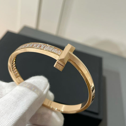 [Resenly Jewelry]WIDE HINGED BANGLE PINK GOLD WITH BAGUETTE DIAMONDS