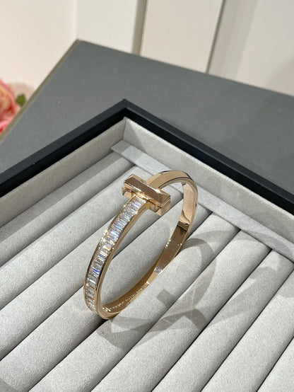 [Resenly Jewelry]WIDE HINGED BANGLE PINK GOLD WITH BAGUETTE DIAMONDS