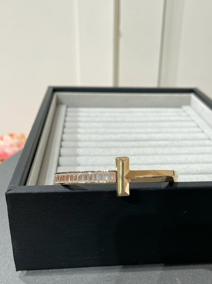 [Resenly Jewelry]WIDE HINGED BANGLE PINK GOLD WITH BAGUETTE DIAMONDS