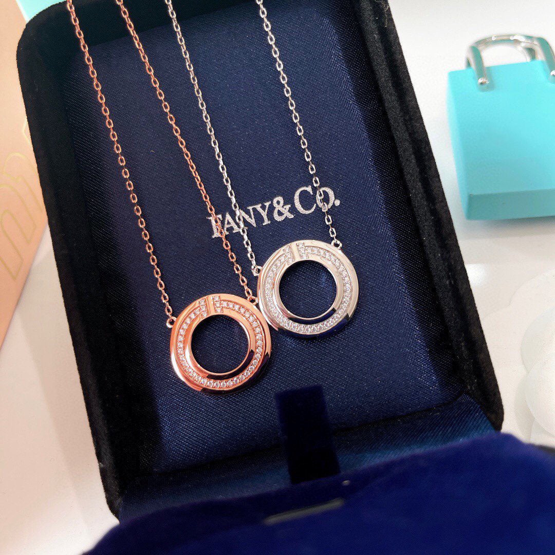 [Resenly Jewelry]DIAMOND AND MOTHER OF PEARL CIRCLE PENDANT