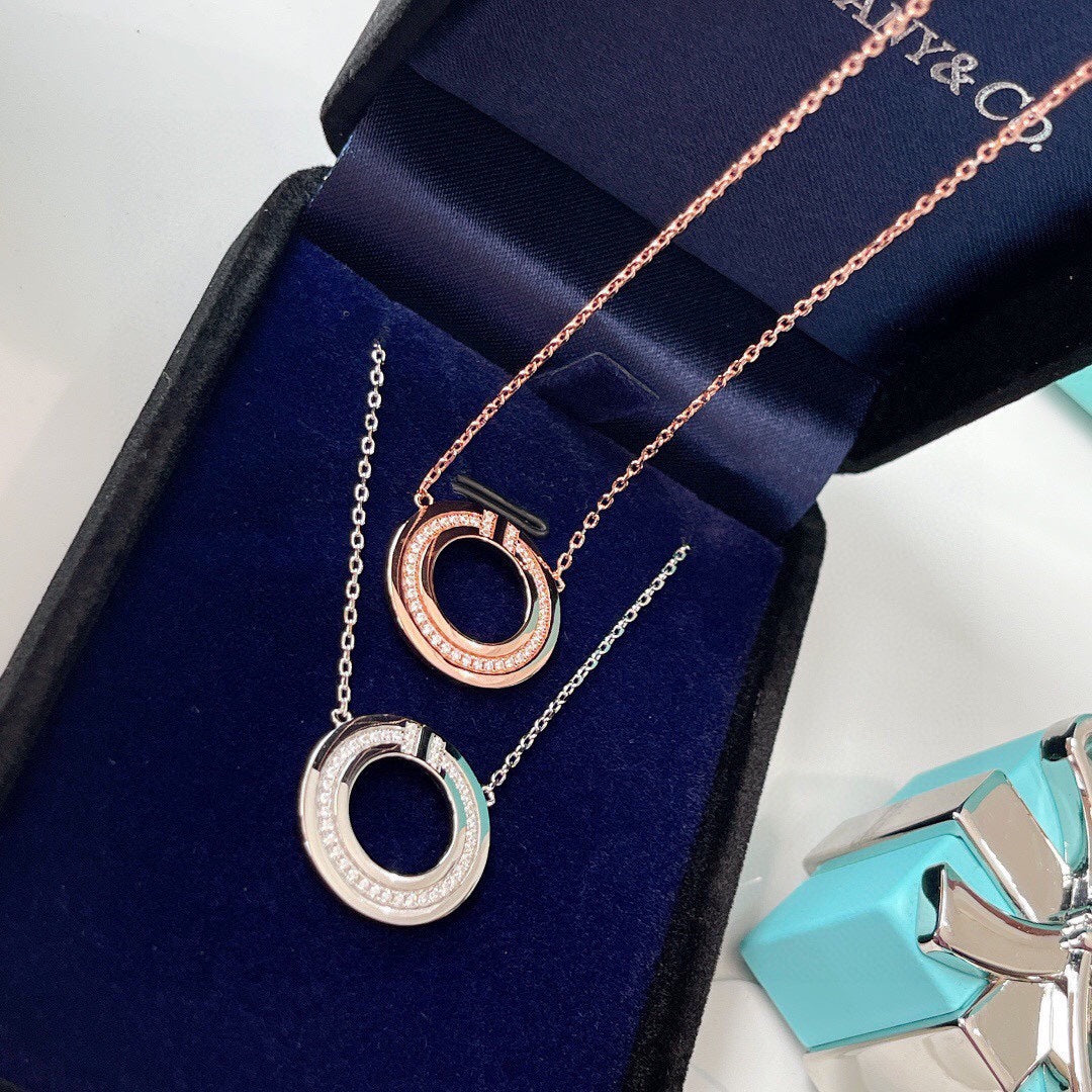 [Resenly Jewelry]DIAMOND AND MOTHER OF PEARL CIRCLE PENDANT