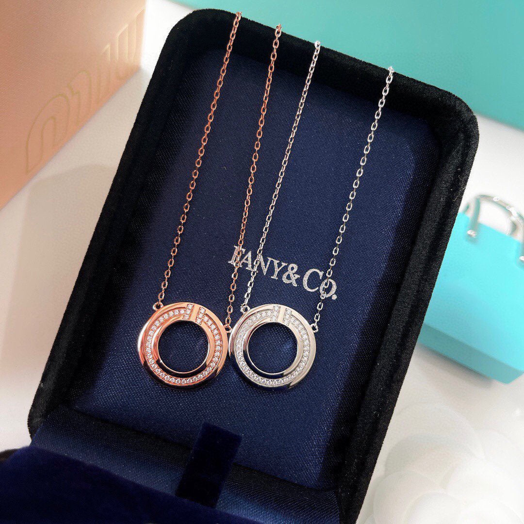 [Resenly Jewelry]DIAMOND AND MOTHER OF PEARL CIRCLE PENDANT