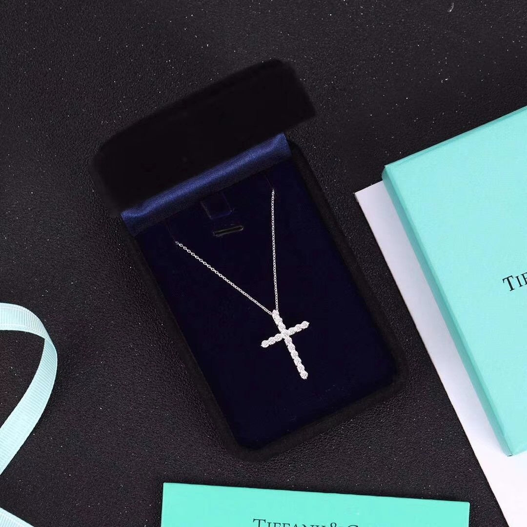 [Resenly Jewelry]MOISSANITE STONE CROSS PENDANT NECKLACE SIMULATED DIAMOND CROSS CHOKER