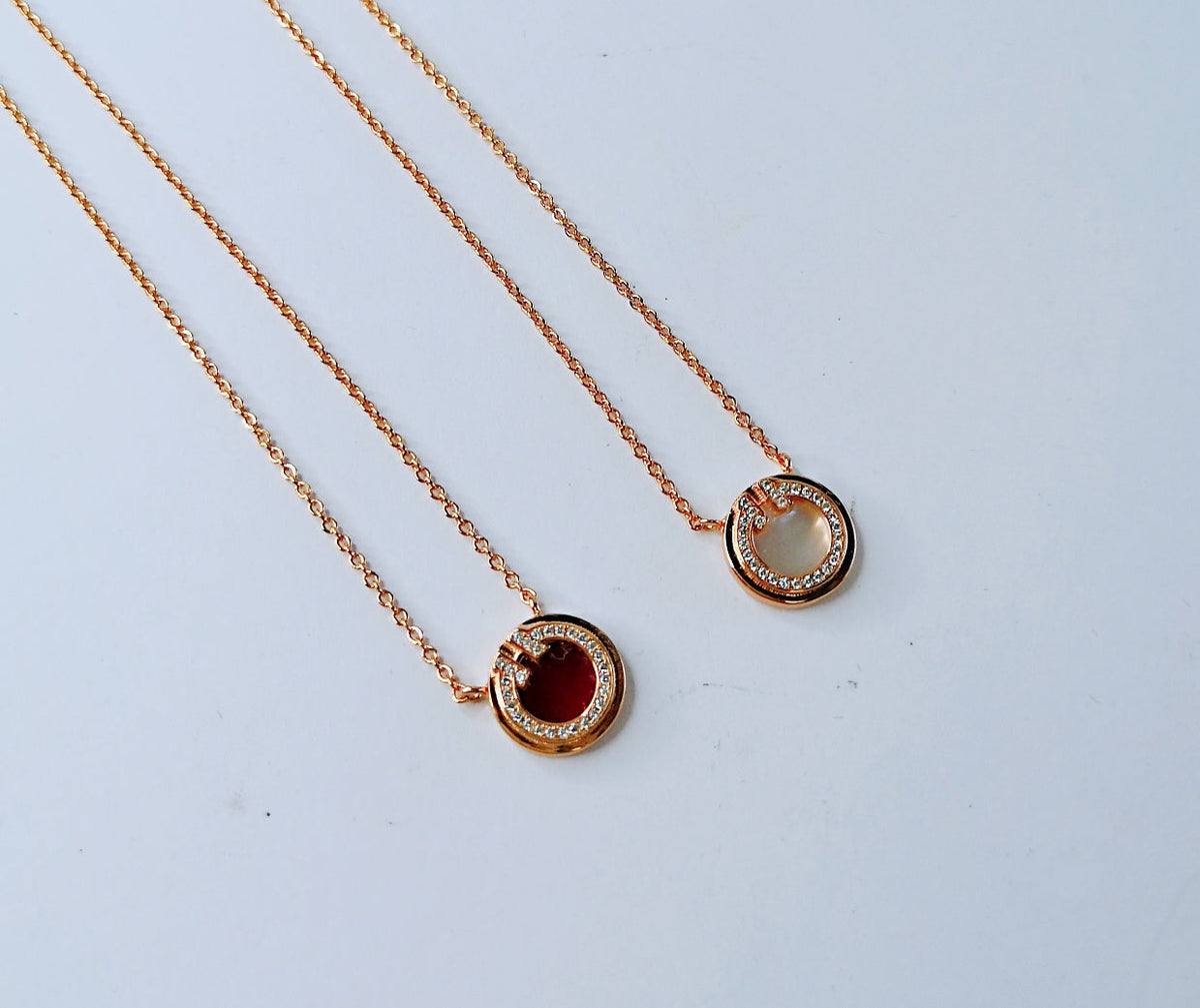 [Resenly Jewelry]DIAMOND AND MOTHER PEARL CIRCLE NECKLACE PENDANT