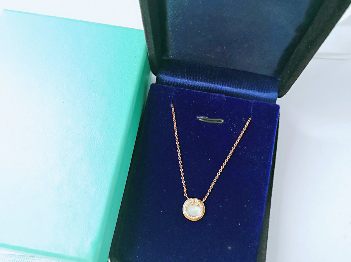 [Resenly Jewelry]DIAMOND AND MOTHER PEARL CIRCLE NECKLACE PENDANT