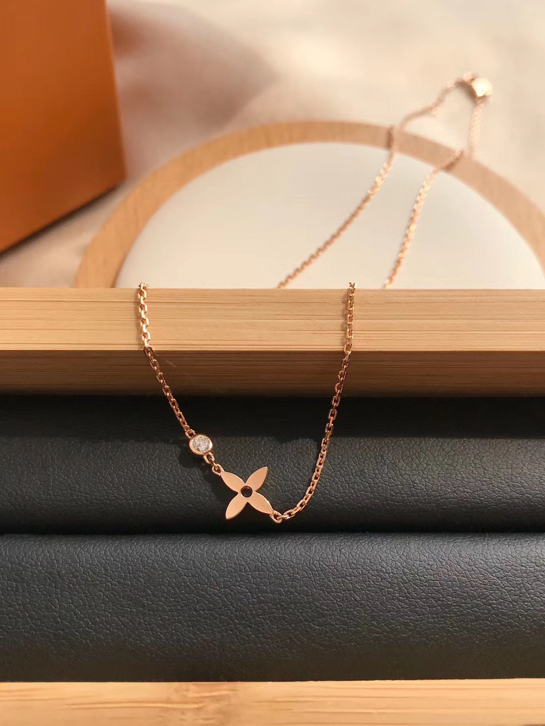 [Resenly Jewelry]BLOSSOM PENDANT PINK GOLD AND DIAMOND