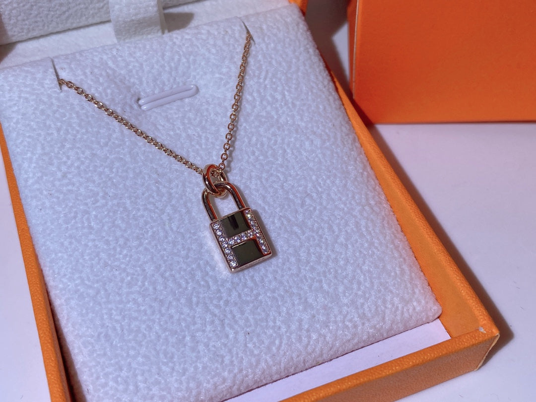 [Resenly Jewelry]HM ADVANCED NICHE LOCK HEAD NECKLACE DIAMONDS