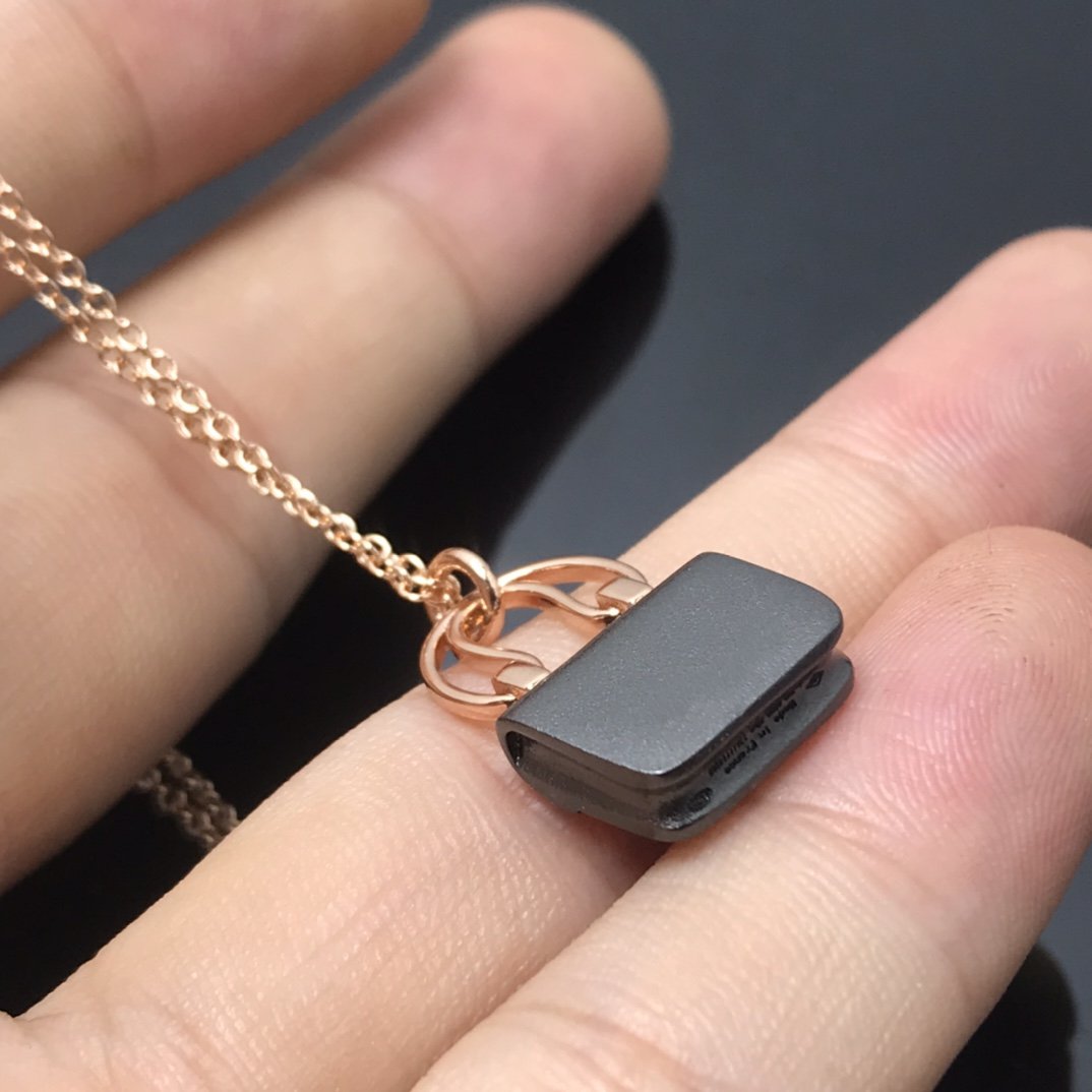 [Resenly Jewelry]WOMEN'S HM AMULETTES CONSTANCE PENDANT NECKLACE