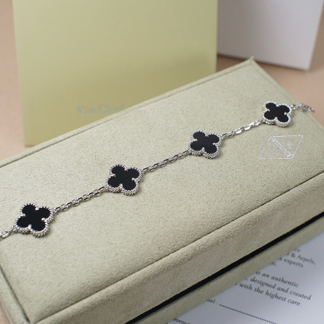 [Resenly Jewelry] CLOVER 5 MOTIF ONYXS BRACELET COLLECTION
