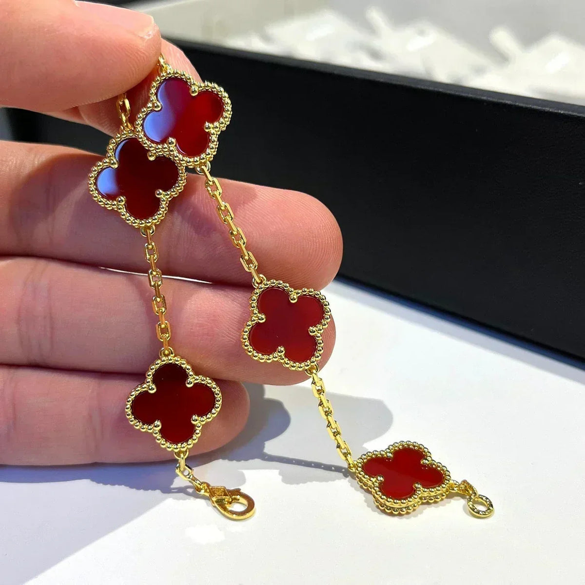 [Resenly Jewelry] CLOVER 5 MOTIF RED CORNELIAN BRACELET COLLECTION