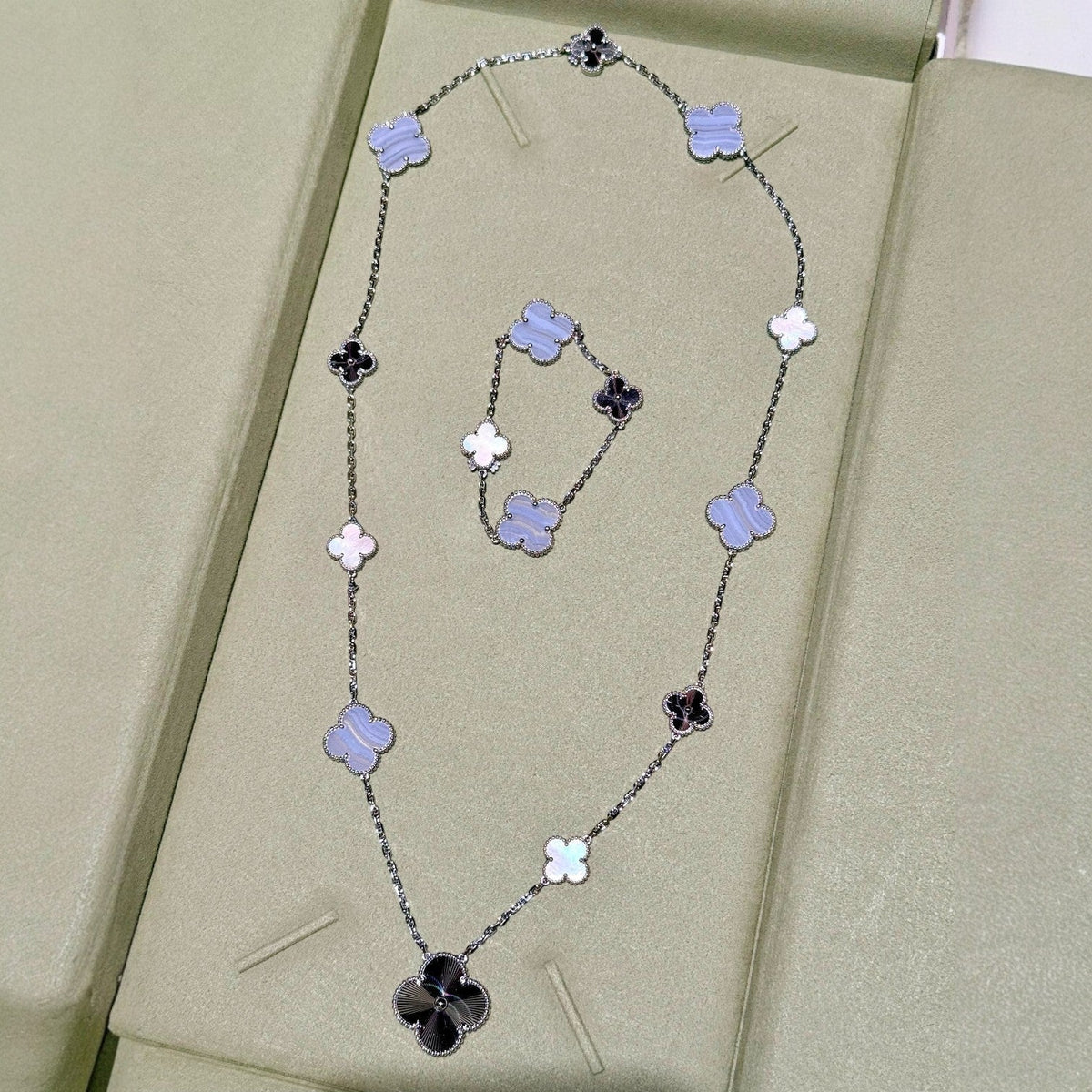 [Resenly Jewelry]DETACHABLE CLOVER 15(11+4) FLOWER SILVER NECKLACE SET