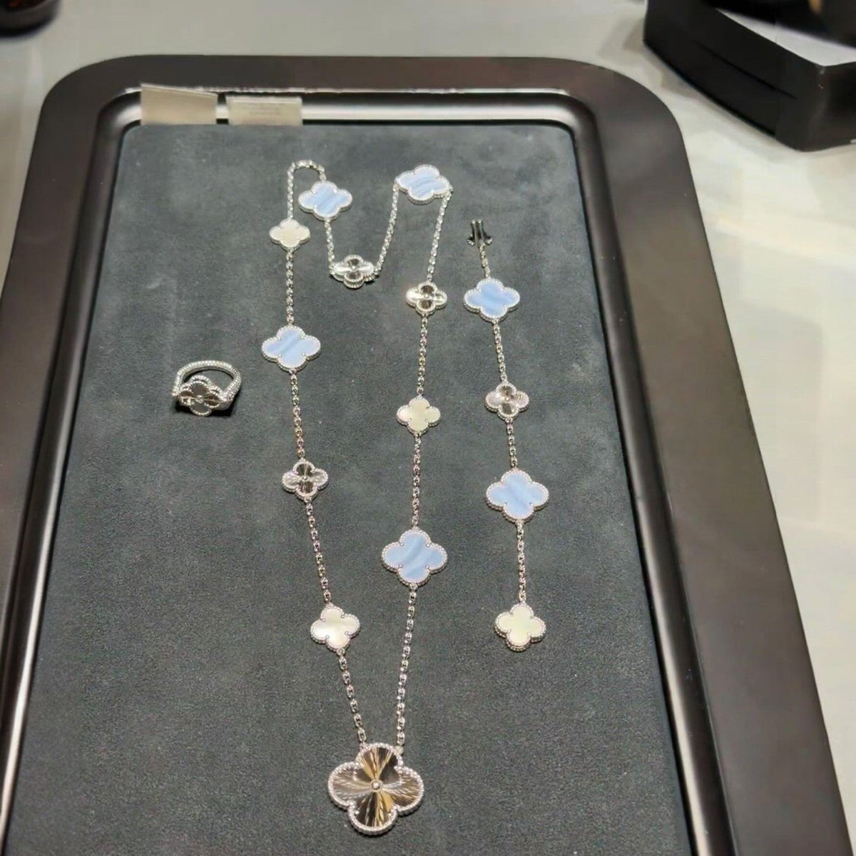 [Resenly Jewelry]DETACHABLE CLOVER 15(11+4) FLOWER SILVER NECKLACE SET