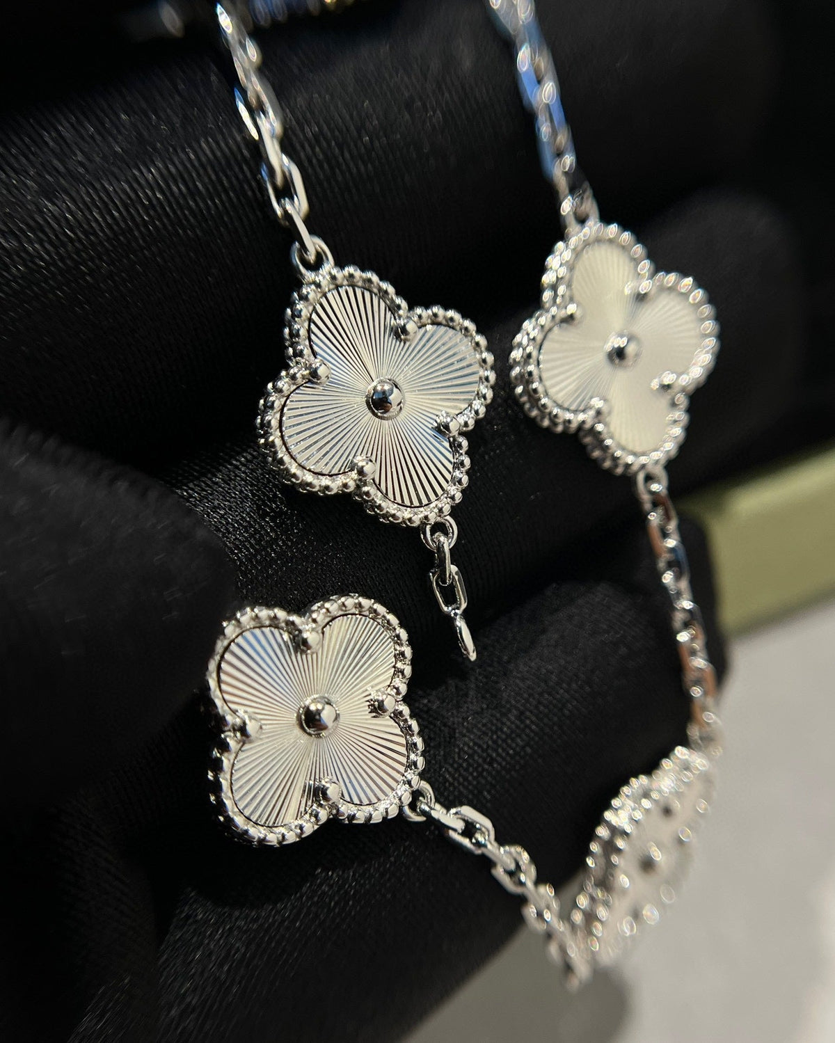 [Resenly Jewelry] CLOVER 5 MOTIF LASER BRACELET COLLECTION